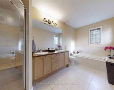 593 Rossellini Dr Meadowvale Village, Mississauga 3 beds 4 baths 1 garage $999K