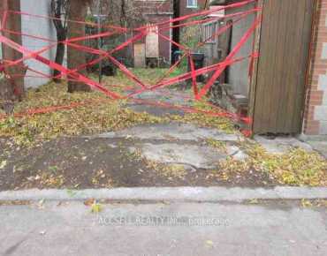 247 St Clements Ave <a href='https://luckyalan.com/community_CN.php?community=Toronto:Yonge-Eglinton'>Yonge-Eglinton, Toronto</a> 4 beds 3 baths garage $2.299M