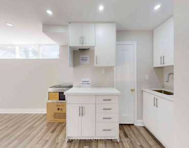 133 Airdrie Rd <a href='https://luckyalan.com/community_CN.php?community=Toronto:Leaside'>Leaside, Toronto</a> 2 beds 2 baths 1 garage $1.9M