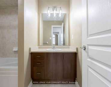 
5526 Meadowcrest Ave Churchill Meadows, Mississauga 3 beds 3 baths 1 garage $900K
