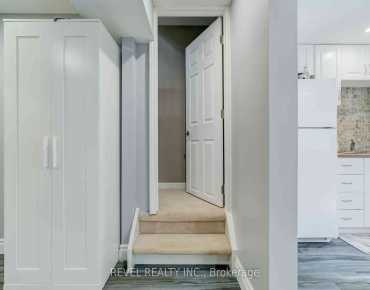 1040 Enola Ave Lakeview, Mississauga 4 beds 4 baths 1 garage $1.759M