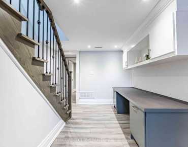 4464 Weymouth Commons Cres Hurontario, Mississauga 4 beds 4 baths 2 garage $1.345M