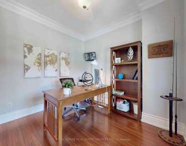 2550 Mainroyal St Erin Mills, Mississauga 3 beds 2 baths 1 garage $849K