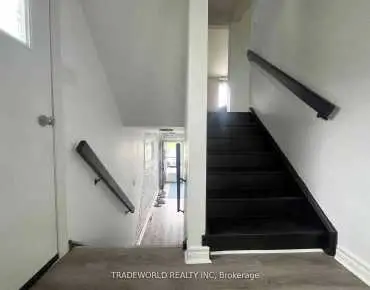 
2552 Kingsberry Cres Cooksville, Mississauga 4 beds 3 baths 1 garage $1.1M