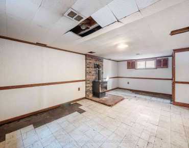 
11 Mackinac Cres Bendale, Toronto 3 beds 2 baths  garage $799K