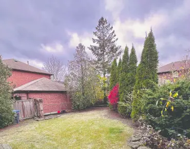 1040 Enola Ave Lakeview, Mississauga 4 beds 4 baths 1 garage $1.649M