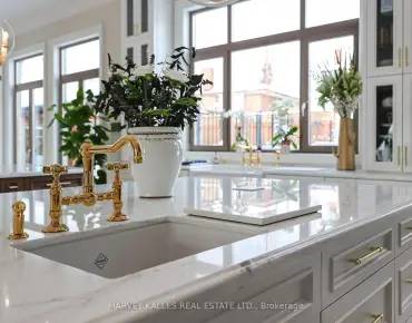 
26 Halfmoon Sq Highland Creek, Toronto 3 beds 4 baths 2 garage $1.199M