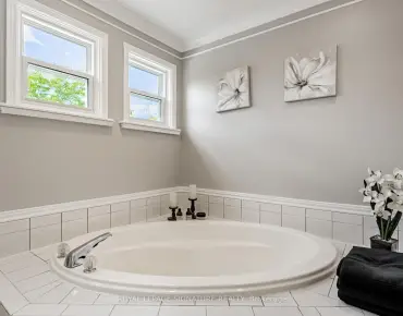 
1245 Tyneburn Cres Applewood, Mississauga 3 beds 2 baths 1 garage $1.195M