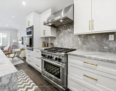 65 Whitley Ave Downsview-Roding-CFB, Toronto 3 beds 4 baths garage $1.1M