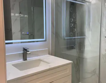 
2552 Kingsberry Cres Cooksville, Mississauga 4 beds 3 baths 1 garage $1.1M