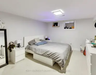 102 Ridge Dr <a href='https://luckyalan.com/community.php?community=Toronto:Rosedale-Moore Park'>Rosedale-Moore Park, Toronto</a> 4 beds 4 baths garage $3.649M
