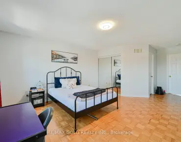 
Westbury  Central Erin Mills, Mississauga 4 beds 3 baths 1 garage $960K