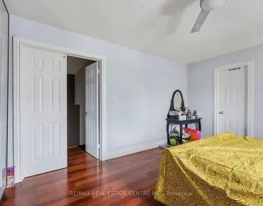 
Troy  Mineola, Mississauga 2 beds 4 baths 1 garage $1.83M