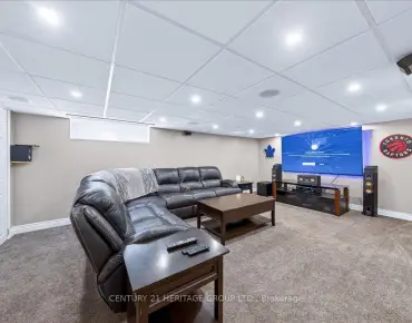 130 Rangoon Rd Eringate-Centennial-West Deane, Toronto 3 beds 2 baths garage $1.05M