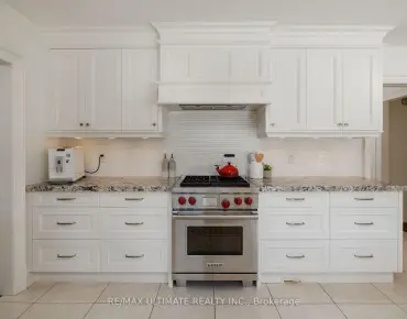 40 River St Regent Park, Toronto 4 beds 2 baths  garage $1.689M