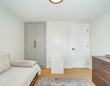 6172 Kindree Circ Meadowvale, Mississauga 3 beds 2 baths 1 garage $860K