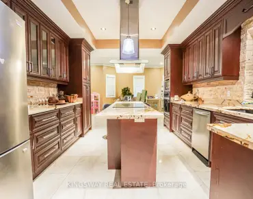 6172 Kindree Circ Meadowvale, Mississauga 3 beds 2 baths 1 garage $860K