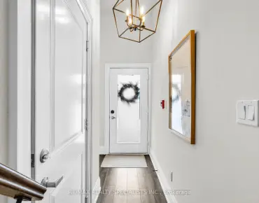 77 Newlin Cres Glenfield-Jane Heights, Toronto 2 beds 2 baths  garage $892K