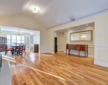 
York St Malton, Mississauga 3 beds 2 baths 1 garage $850K