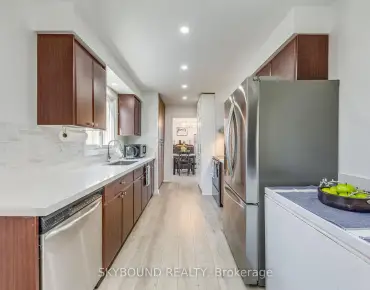 
20A Broadview Ave Port Credit, Mississauga 4 beds 4 baths 2 garage $1.989M