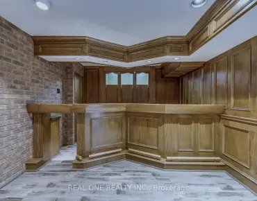 
1353 Myron Dr Lakeview, Mississauga 4 beds 3 baths 2 garage $1.3M