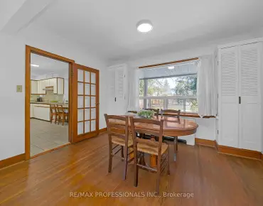 
18 Wyndcliff Cres <a href='https://luckyalan.com/community.php?community=Toronto:Victoria Village'>Victoria Village, Toronto</a> 3 beds 3 baths 2 garage $1.06M