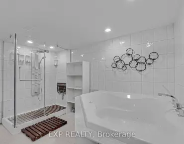 
Glenview  Mineola, Mississauga 4 beds 5 baths 3 garage $5.18M