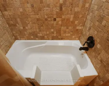 
1569 Eglinton Ave W East Credit, Mississauga 4 beds 4 baths 2 garage $1.25M