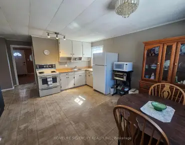 3067 Churchill Ave Malton, Mississauga 2 beds 1 baths garage $690K