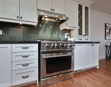 1439 Larchview Trl Lakeview, Mississauga 3 beds 2 baths 2 garage $1.7M
