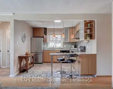 10 Wanita Rd Port Credit, Mississauga 3 beds 3 baths 1 garage $1.8M