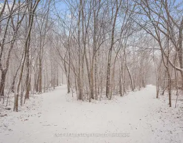 
5556 Bourget Dr Hurontario, Mississauga 3 beds 3 baths 2 garage $849.9K