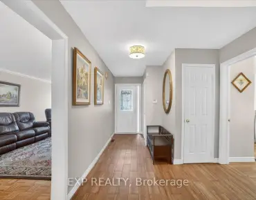 7448 Village Walk Meadowvale Village, Mississauga 4 beds 3 baths 2 garage $1.29M