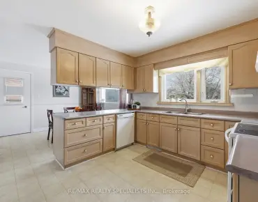 
6428 Chaumont Cres Meadowvale, Mississauga 4 beds 2 baths 2 garage $849.9K