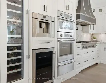 2458 COBBINSHAW CIR Dr Meadowvale, Mississauga 3 beds 3 baths 1 garage $1.1M