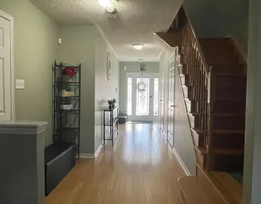 
3987 Discovery Crt Lisgar, Mississauga 3 beds 3 baths 1 garage $799K