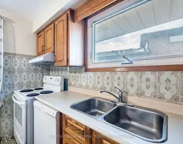 
721 Markham St Annex, Toronto 4 beds 5 baths 2 garage $2.7M