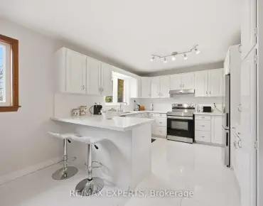 99 Grantbrook St <a href='https://luckyalan.com/community_CN.php?community=Toronto:Newtonbrook West'>Newtonbrook West, Toronto</a> 5 beds 3 baths 1 garage $1.559M