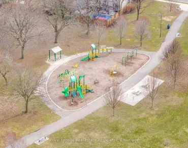 
5 Rosewood Ave Stonegate-Queensway, Toronto 3 beds 2 baths 2 garage $1.5M
