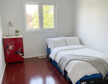 5641 Cortina Cres Hurontario, Mississauga 3 beds 4 baths 1 garage $800K
