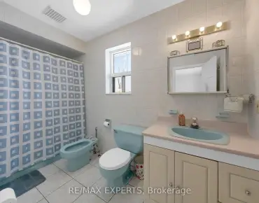 
10 Eastgate Cres Clairlea-Birchmount, Toronto 3 beds 2 baths  garage $819.9K