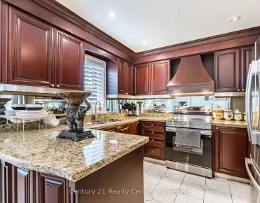 
845 Saddle Cres Applewood, Mississauga 3 beds 4 baths 2 garage $999.9K