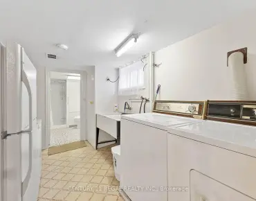 261 Mckee Ave <a href='https://luckyalan.com/community.php?community=Toronto:Willowdale East'>Willowdale East, Toronto</a> 4 beds 7 baths 2 garage $2.48M