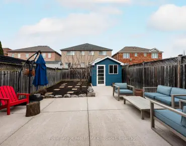 608 Lumberton Cres Hurontario, Mississauga 3 beds 3 baths 1 garage $850K