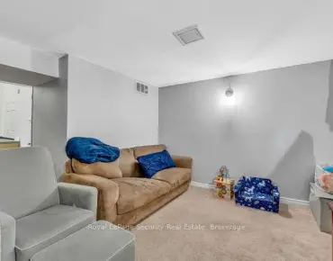 11 Muirkirk Rd <a href='https://luckyalan.com/community_CN.php?community=Toronto:Willowdale West'>Willowdale West, Toronto</a> 2 beds 3 baths 1 garage $2.18M