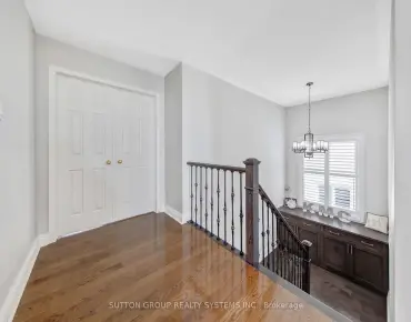 
3336 Crompton Cres Fairview, Mississauga 4 beds 4 baths 2 garage $1.58M
