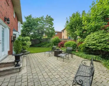 215 Anastasia Terr Cooksville, Mississauga 4 beds 3 baths 2 garage $1.5M