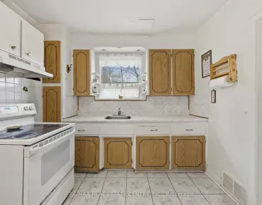 
52 Palmerston Ave Trinity-Bellwoods, Toronto 5 beds 2 baths 1 garage $1.949M