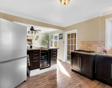 951 Atwater Ave Lakeview, Mississauga 2 beds 2 baths 1 garage $1.23M
