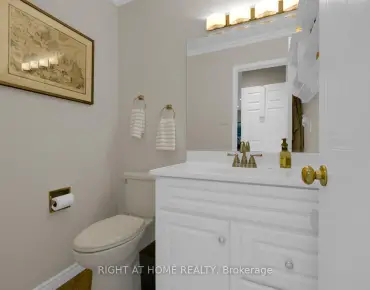 
7027 Estoril Rd Meadowvale, Mississauga 3 beds 3 baths 1 garage $999.9K